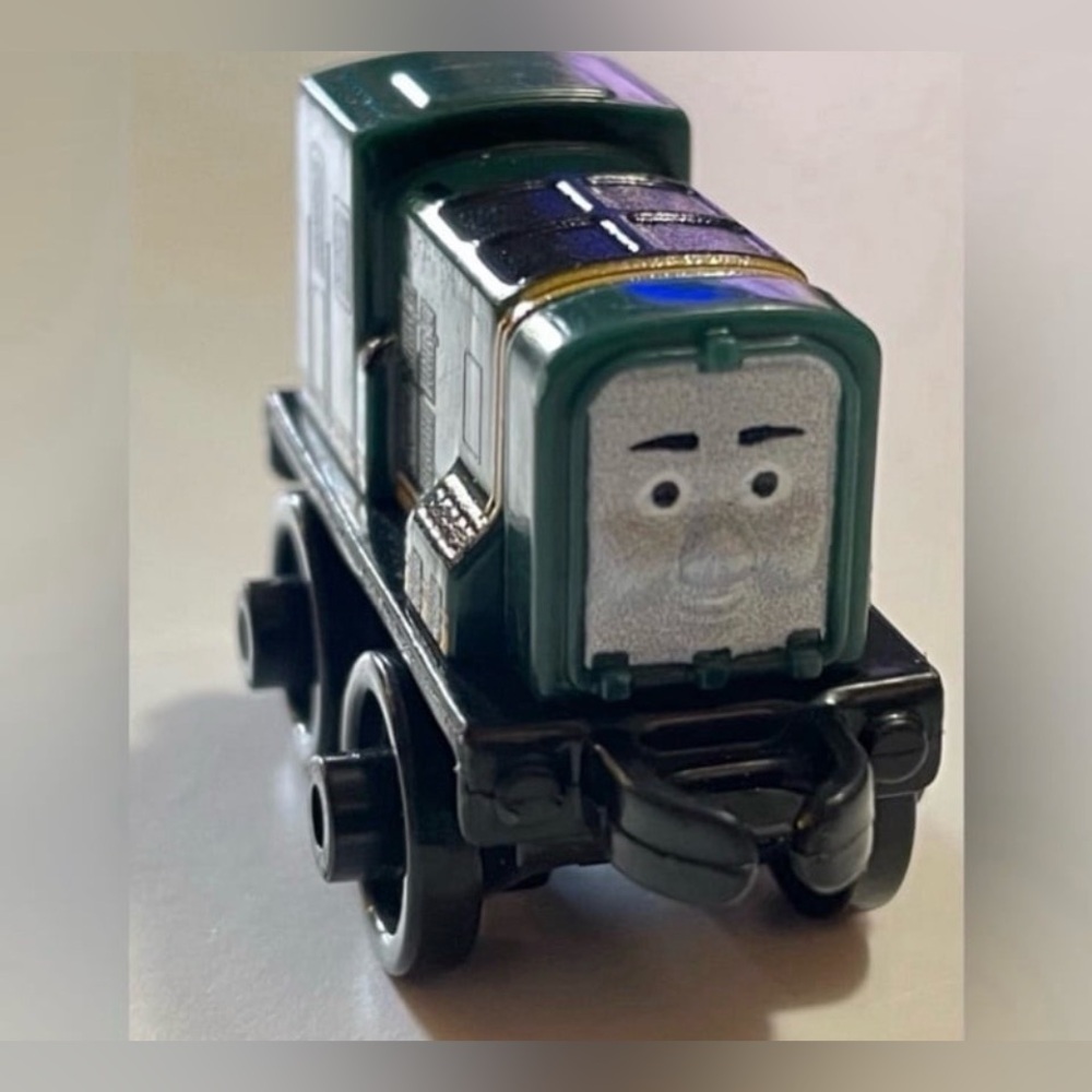 Mattel 2014 Gulane Thomas and Friends  Limited Paxton Car 1.5” Train cake topper